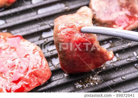 Kuroge Wagyu Beef 89872041
