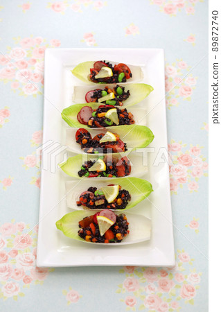 Black rice salad 89872740