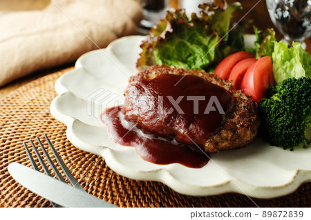 Hamburger steak and demiglace sauce Hamburger steak and demiglace sauce 89872839