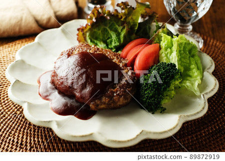 Hamburger steak and demiglace sauce 89872919