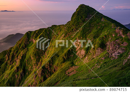 (Gunma Prefecture) Sunrise and Tanigawadake Tomanomimi / Summer scene 89874715