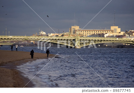 Trinity bridge and the Neva river in Saint Petersburg. Trinity bridge and the Neva river in Saint Petersburg. 89877745