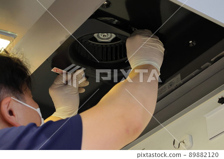 年終大掃除工作風光打掃每一個細節 年終大掃除工作風光打掃每一個細節 89882120