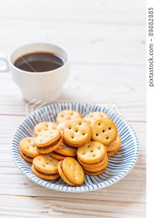 biscuit with pineapple jam 89882885