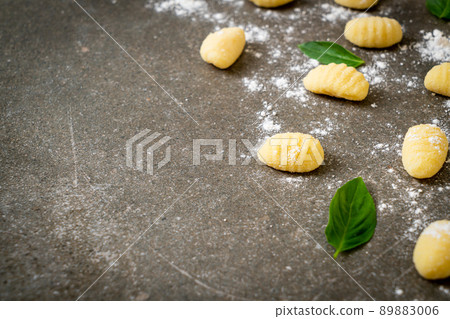 Traditional Italian gnocchi pasta - uncooked 89883006