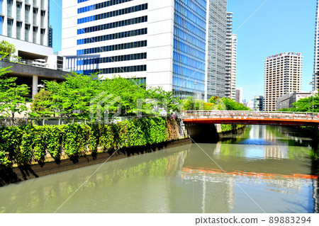 從下游看大成橋/目黑川地區（東京都品川區）[2022.4] 89883294