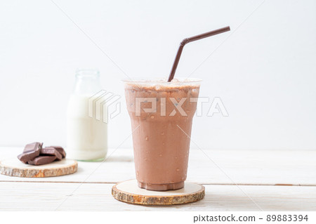Iced chocolate milkshake drink 89883394