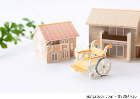輪椅和住房 89884410