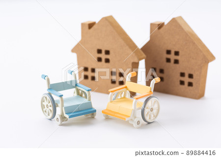輪椅和住房 89884416