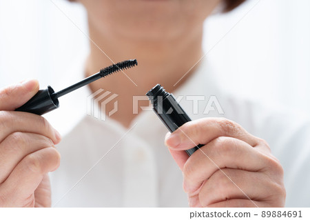 Makeup mascara at hand Makeup mascara at hand 89884691