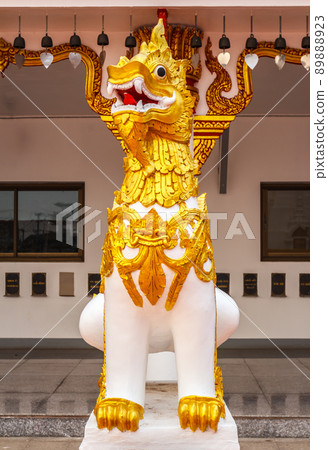 Lion Statue of beautiful ancient animals 89888923