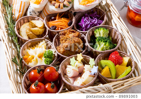 Party basket lunch Party basket lunch 89891003