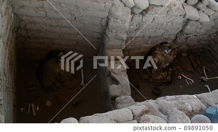 Ancient preinca nazca civilisation cemetery of Chauchilla, Nazca, Peru 89891050