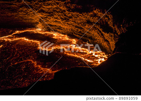 Panorama Erta Ale volcano crater, melting lava, Danakil depression, Ethiopia 89891059