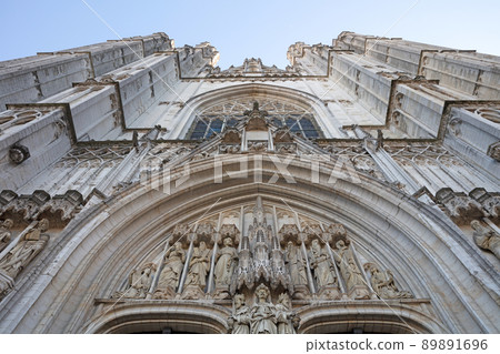 Brussels, Belgium on februari 25, 2022 - St. Michael and St. Gudula Cathedral in Brussels, Belgium. Brussels, Belgium on februari 25, 2022 - St. Michael and St. Gudula Cathedral in Brussels, Belgium. 89891696