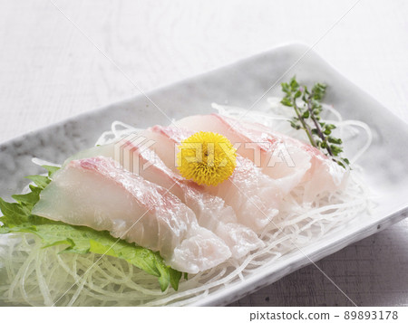 Snapper sashimi 89893178