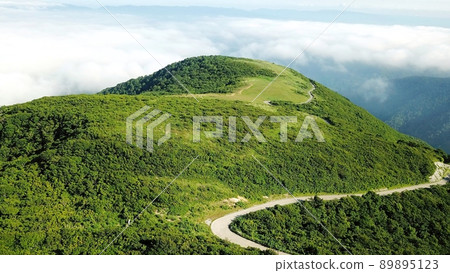 Niigata Sado Sea of Clouds on the Donden Plateau (drone aerial photography) 89895123