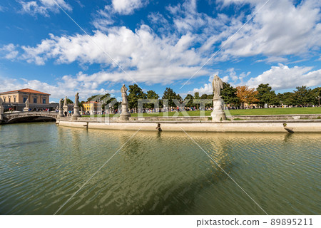 Large Town Square in Padova Downtown Veneto Italy - Prato della Valle 89895211