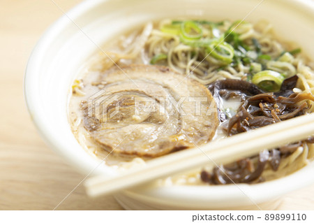 美味的杯麵豬骨拉麵 89899110