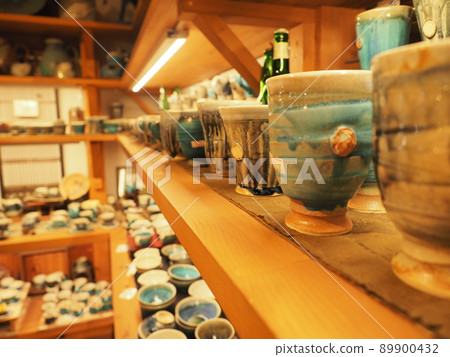Pottery Pottery 89900432
