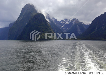 Milford Sound, World Natural Heritage Site on South New Zealand 89900912