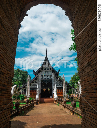 Chapel in the frame of entrance gate. Chapel in the frame of entrance gate. 89903006