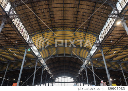 Anderlecht, Brussels Capital Region - Belgium - Symmetric roof of the abattoir, the old slaughterhouse 89903083