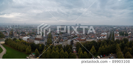 Koekelberg, Brussels Capital Region - Belgium -   Panoramic view over Brussels in the morning over Koekelberg, Molenbeek and Anderlecht 89903108