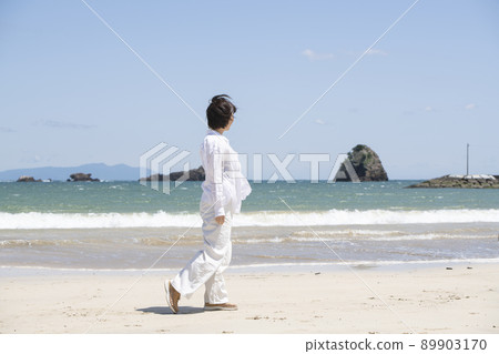 後面的年輕女子 後面的年輕女子 89903170