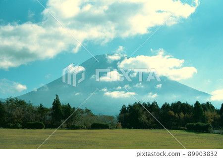 日本第一的富士山和藍天 日本第一的富士山和藍天 89903832