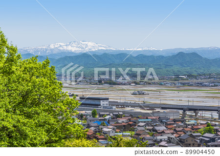 《石川縣》從加賀市中央公園眺望白山 89904450