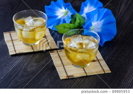 Cold Roasted Tea Cold Roasted Tea 89905953