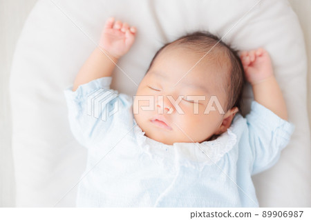A healthy baby's sleeping face Banzai sleeping 89906987