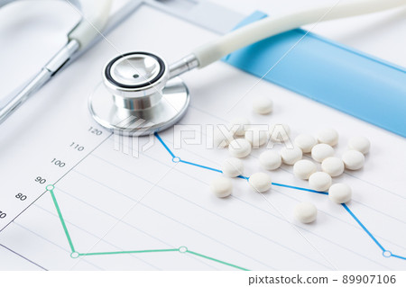 Medicines, stethoscopes and graphs 89907106