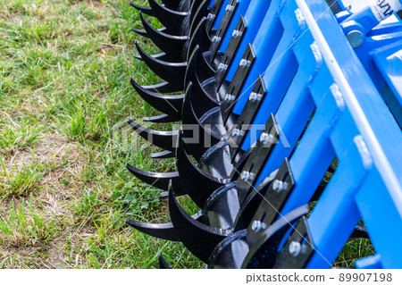 Working bodies of equipment for land cultivation. Agricultural machinery. 89907198
