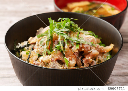 Horse mackerel tataki bowl 89907711