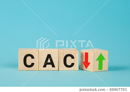 Turning a dice and changes the direction of an arrow symbolizing that the CAC40 Index is changing 89907781