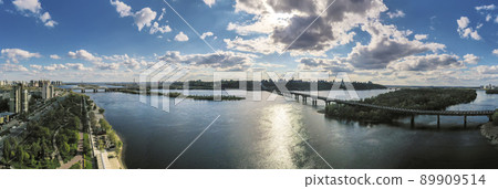 Dnieper River in Kiev 89909514