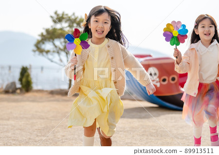 兒童 女孩 生活方式 旅行 遊樂園 89913511