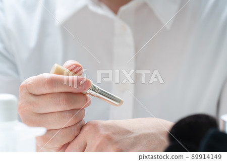 Women's foundation to make up 89914149