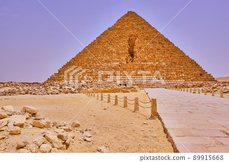The Pyramid of Menkaure, the smallest of the three pyramids of Giza, Giza Plateau, Cairo, Egypt 89915668