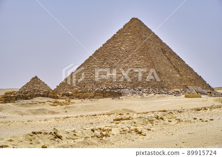 Giza Plateau with the Giza pyramid complex in Cairo 89915724