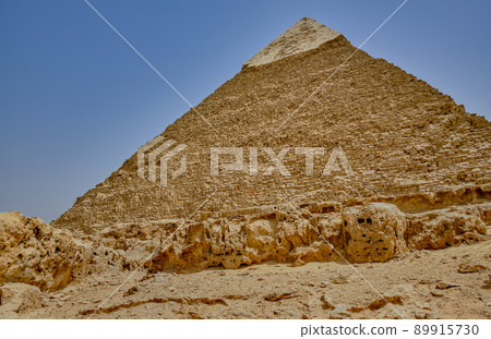 The Pyramid of Khafre (Pyramid of Chephren), the second-tallest of the Ancient Egyptian Pyramids of Giza, Giza Plateau, Cairo, Egypt 89915730