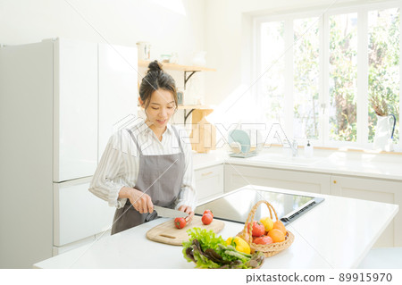 20多歲會做飯的女人 20多歲會做飯的女人 89915970