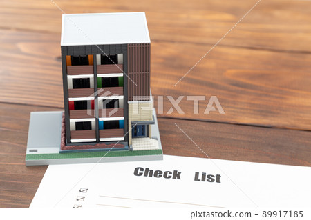House model and checklist 89917185