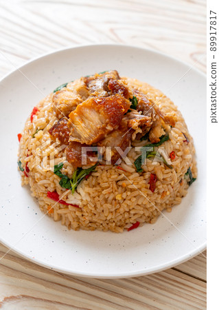 fried rice with Thai basil and crispy belly pork 89917817