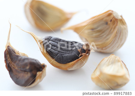 Black garlic 89917883
