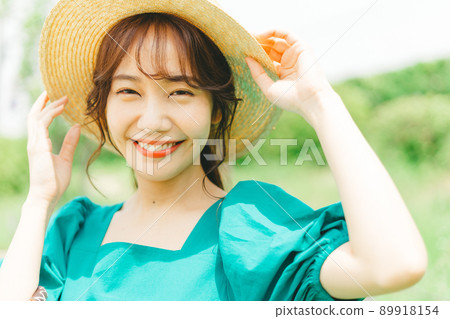 Summer female image 89918154