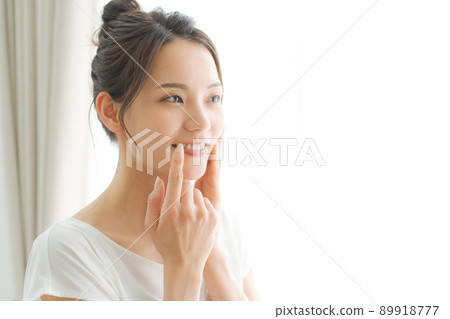 20多歲的牙科保健女性 20多歲的牙科保健女性 89918777