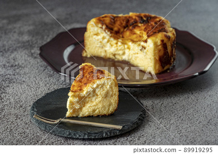 Basque cheese cake 89919295
